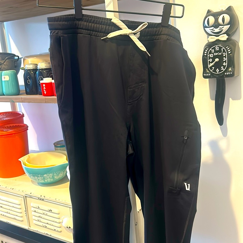 Vuori men’s jogger